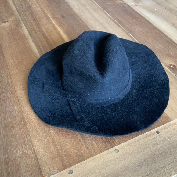 Liliput felt hat. - Picture 2 of 6